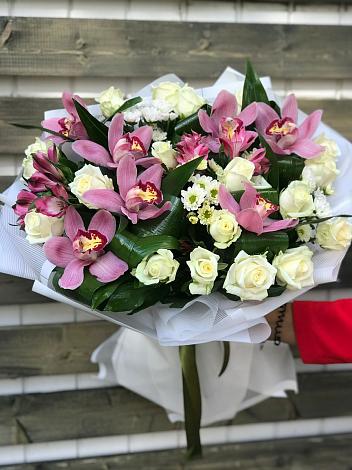 Букет цветов из: Розы и Хризантемы в Яшкино
