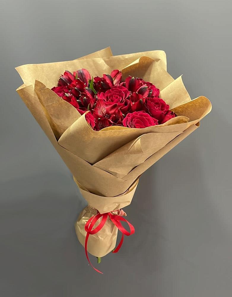 Букет цветов из: Альстромерии и Розы в Яшкино