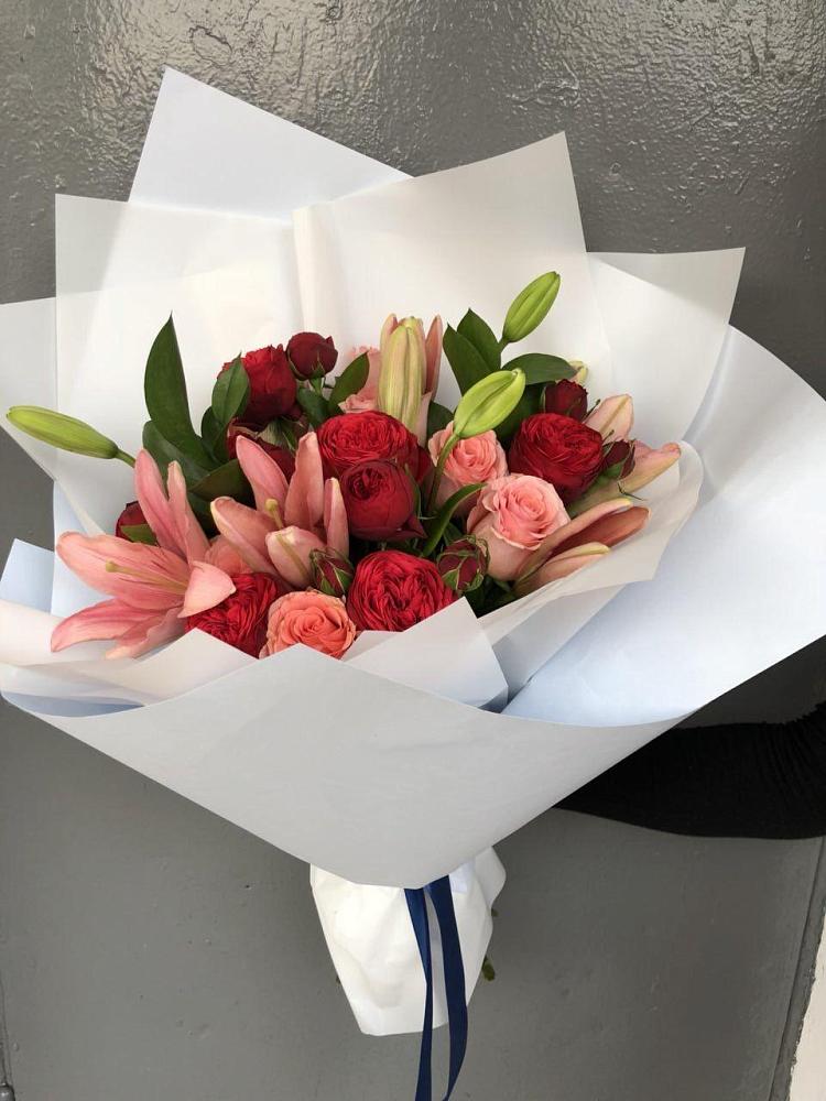 Букет цветов из: Лилии и Розы в Яшкино
