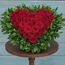 Цветочная композиция из Розы в виде сердца в Яшкино