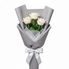Букет 3 белые розы в Яшкино