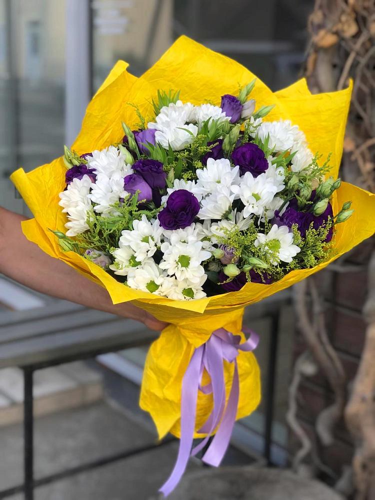 Букет цветов из: Ирисы, Хризантемы и Ромашки в Яшкино
