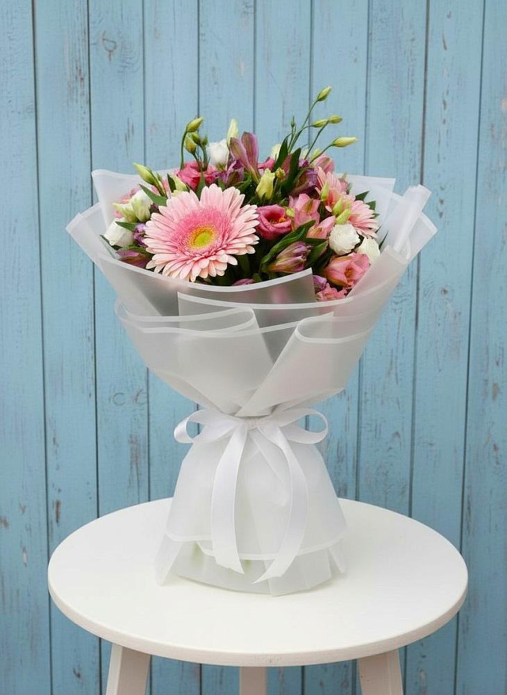 Букет цветов из: Герберы, Альстромерии и Лизиантусы в Яшкино