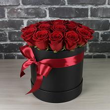 Цветочная композиция из Розы в шляпной коробке в Яшкино