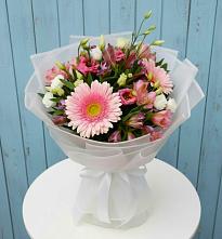 Букет цветов из:  Герберы, Альстромерии и Лизиантусы в Яшкино